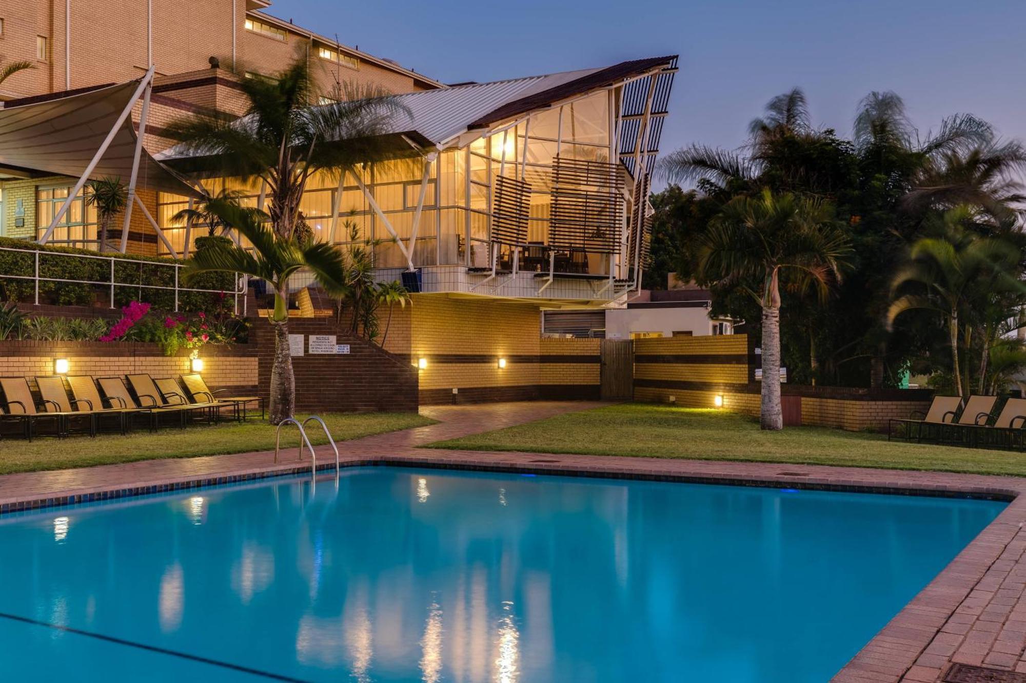 Protea Hotel By Marriott Karridene Beach Amanzimtoti Esterno foto