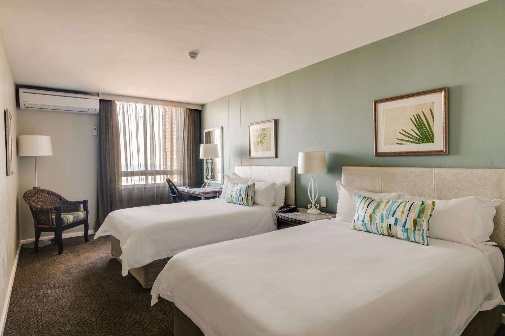 Protea Hotel By Marriott Karridene Beach Amanzimtoti Esterno foto
