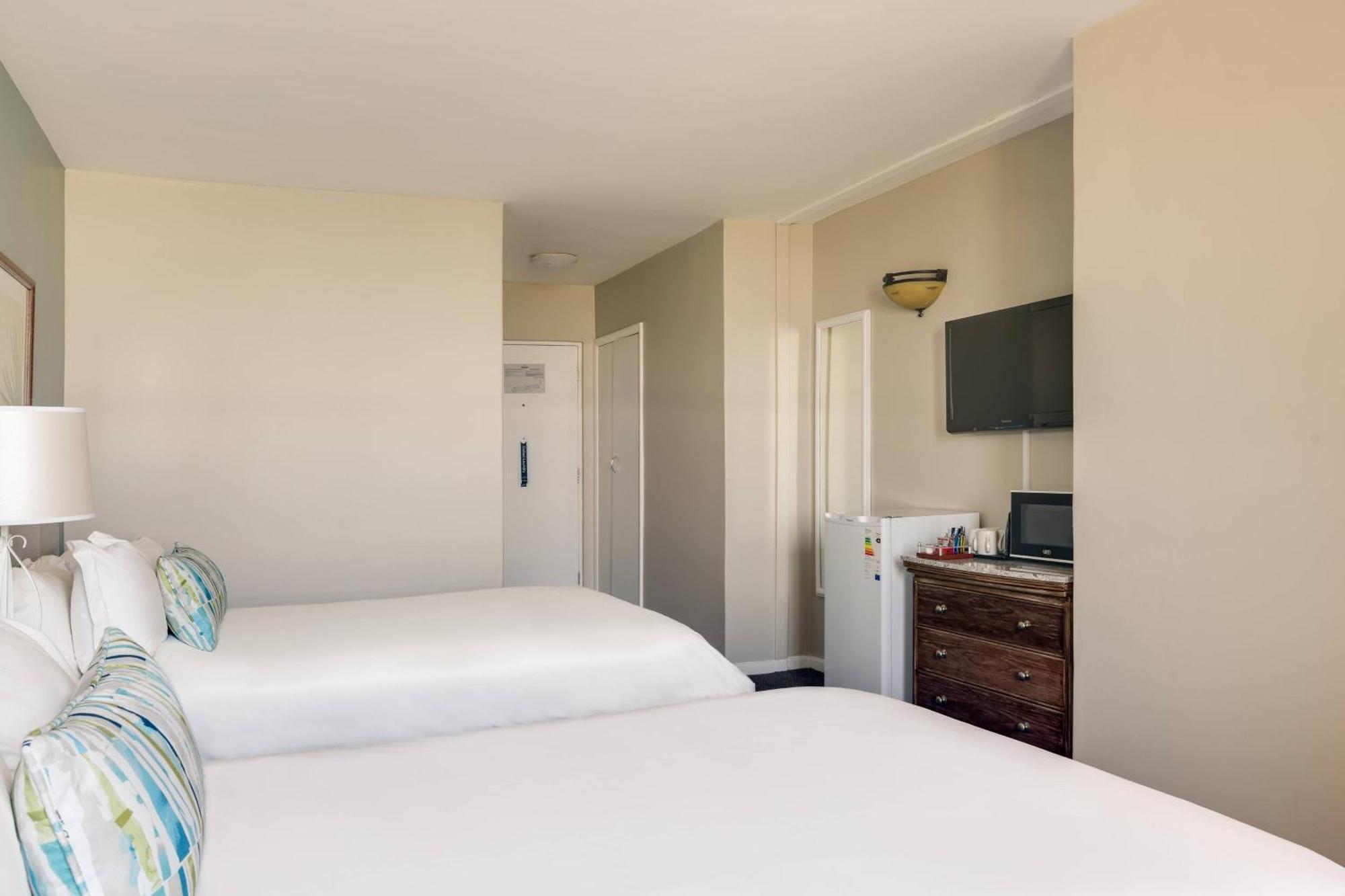 Protea Hotel By Marriott Karridene Beach Amanzimtoti Esterno foto