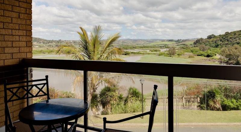 Protea Hotel By Marriott Karridene Beach Amanzimtoti Esterno foto