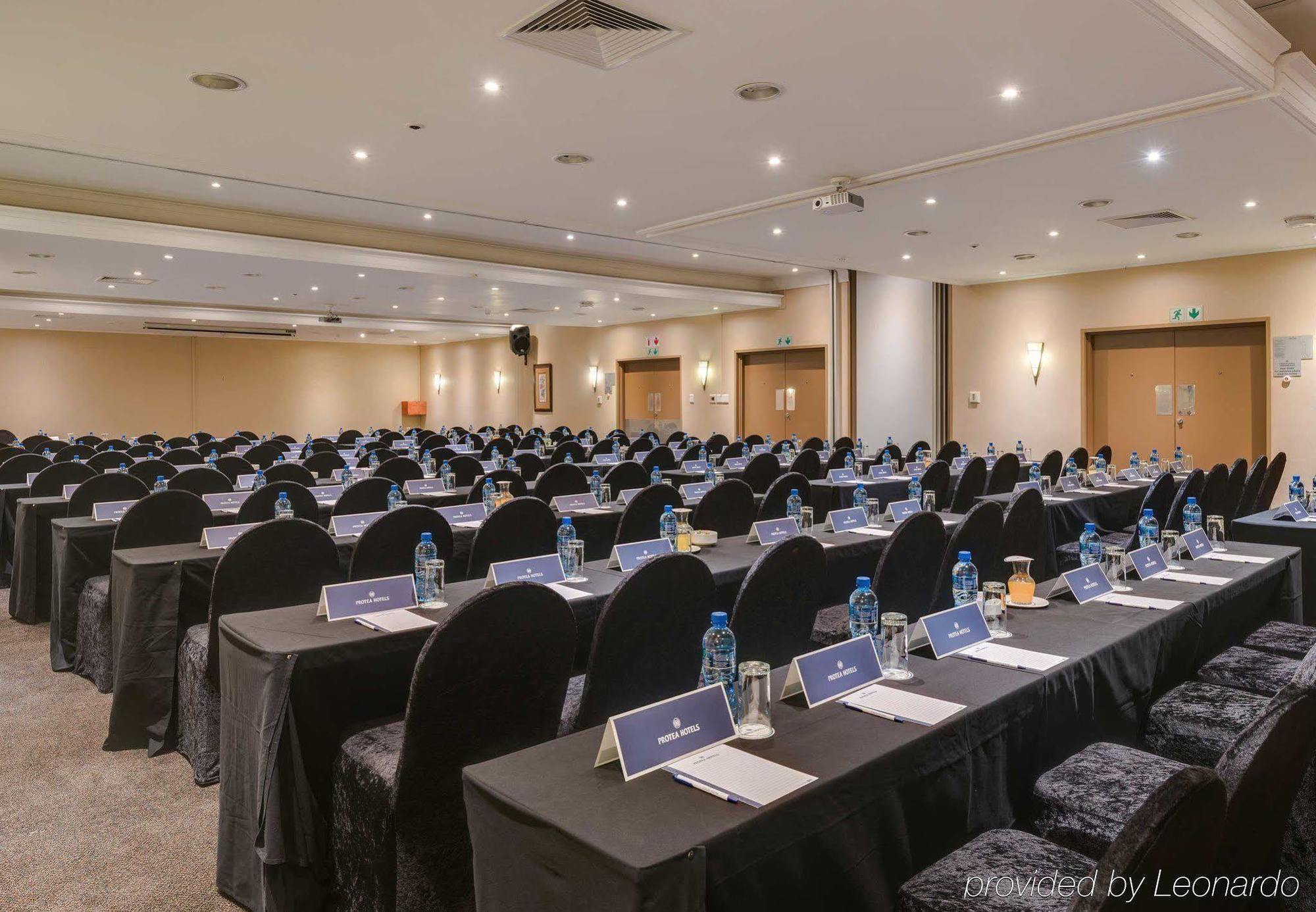 Protea Hotel By Marriott Karridene Beach Amanzimtoti Esterno foto