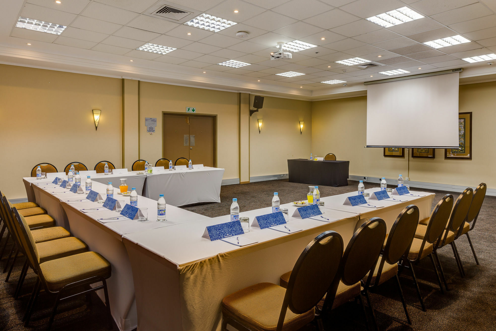 Protea Hotel By Marriott Karridene Beach Amanzimtoti Esterno foto